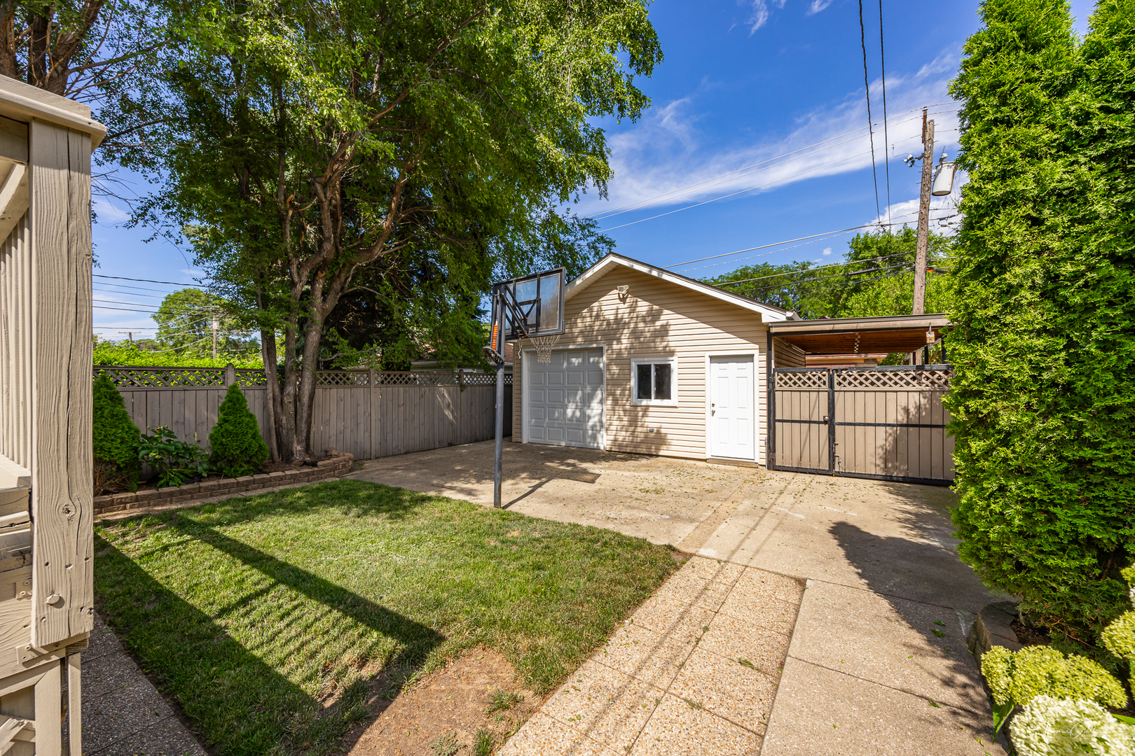 1329 Wisconsin Avenue, Berwyn, IL 60402