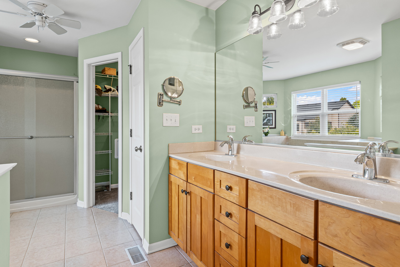 1120 Walker Court, Elburn, IL 60119