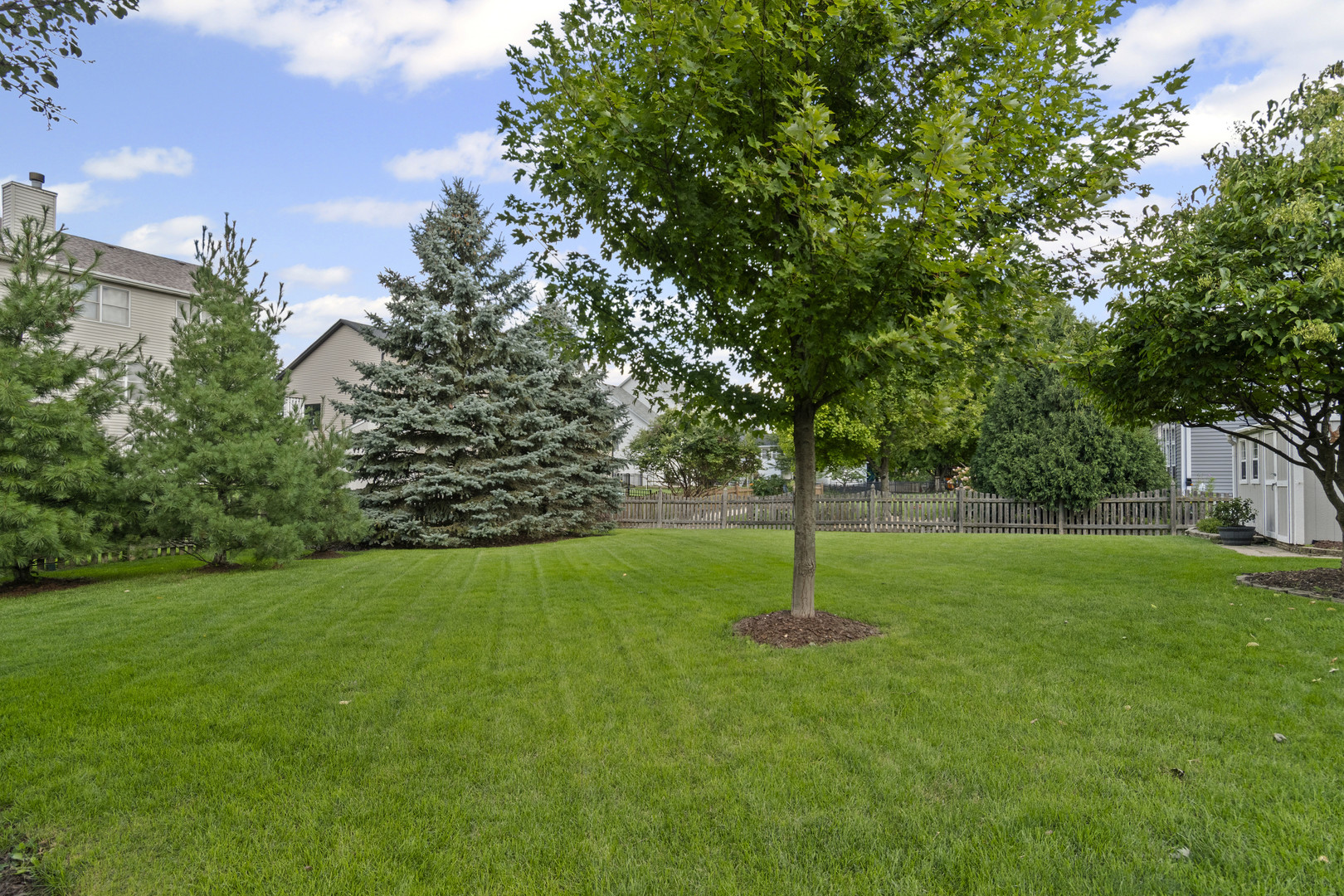 1120 Walker Court, Elburn, IL 60119