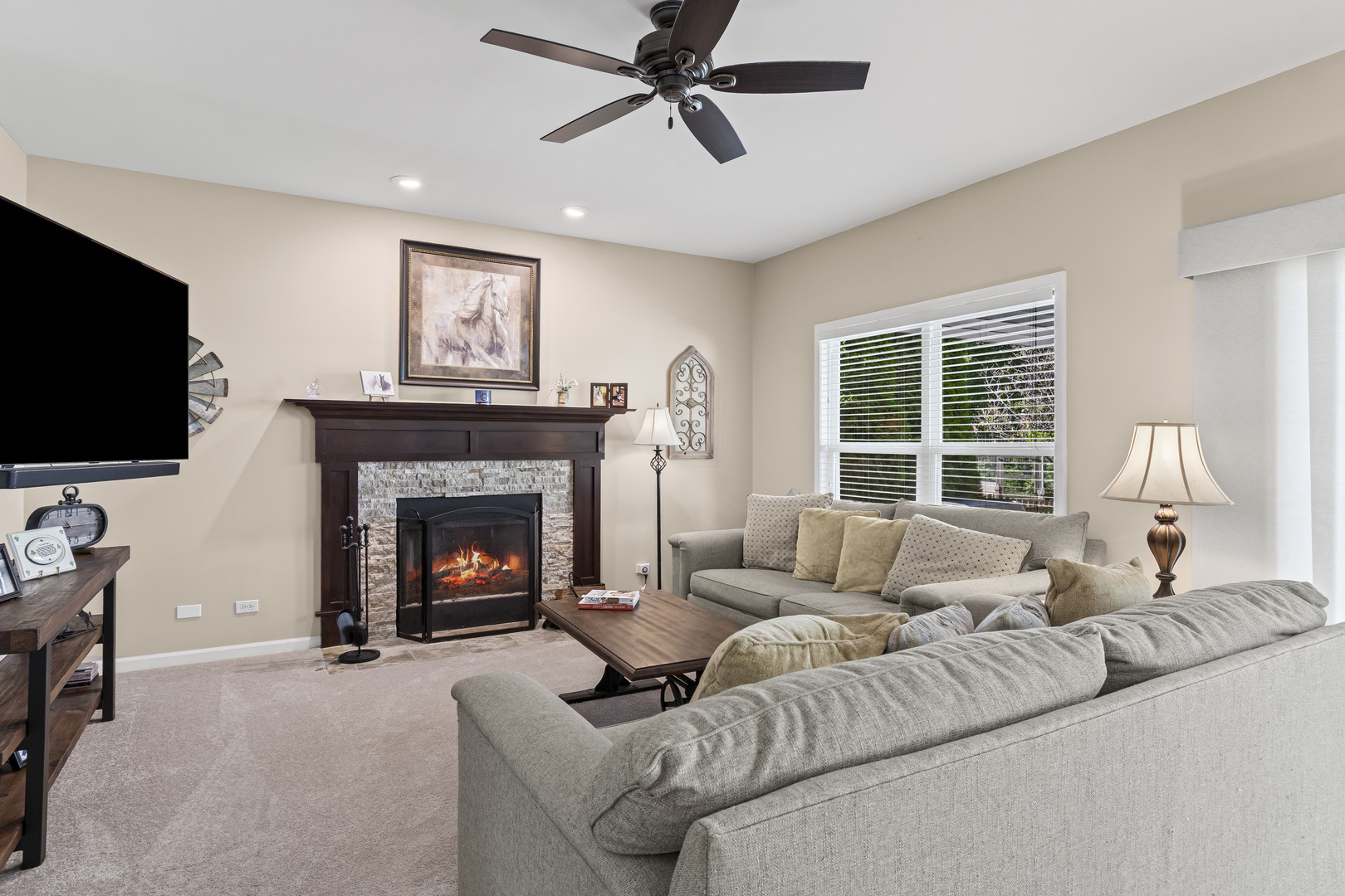 1120 Walker Court, Elburn, IL 60119