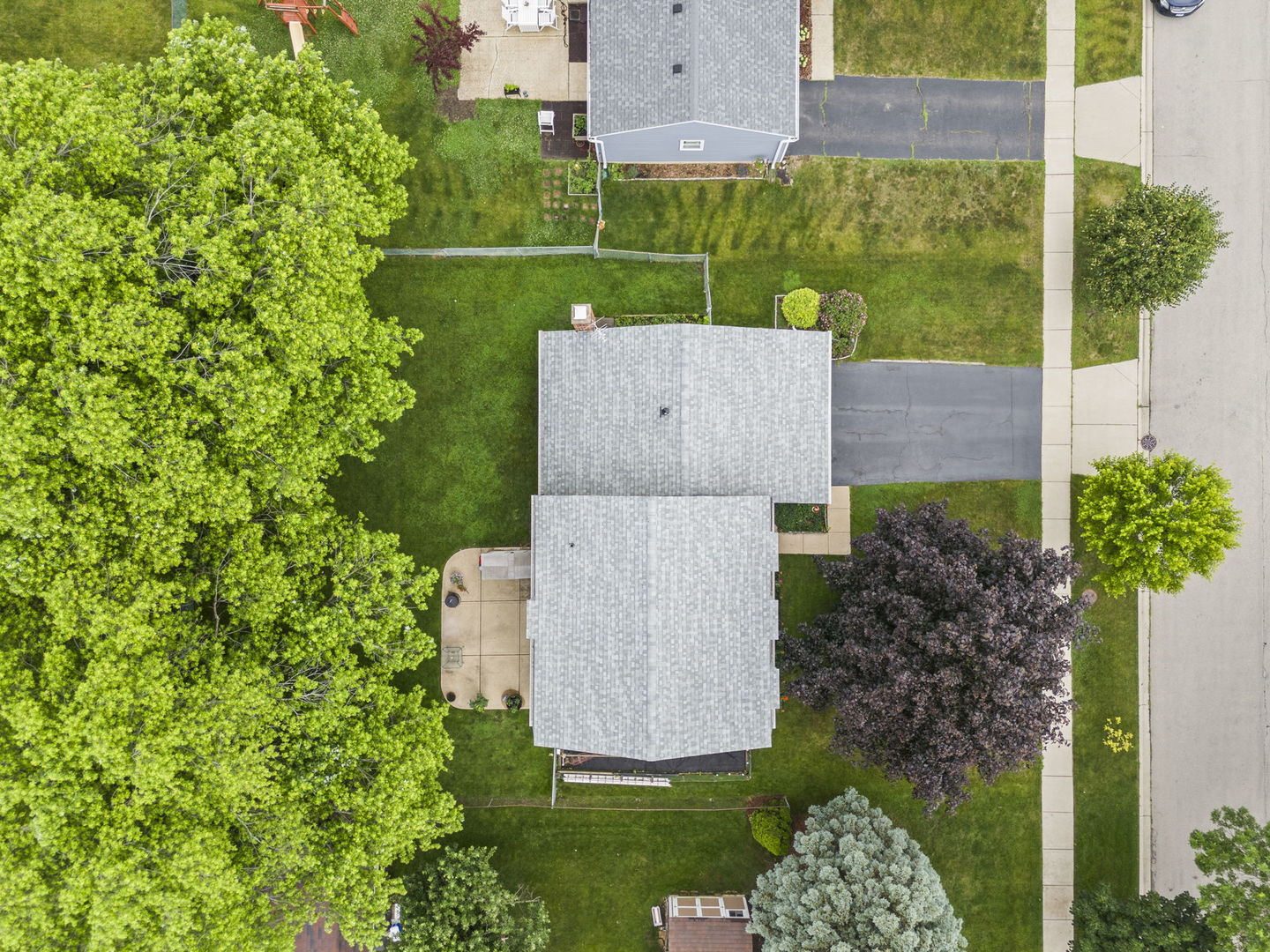 100 Ellington Drive, Schaumburg, IL 60194
