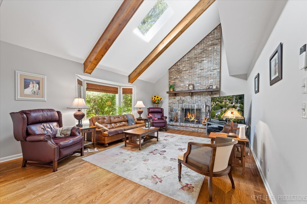 2575 River Woods Drive, Naperville, IL 60565