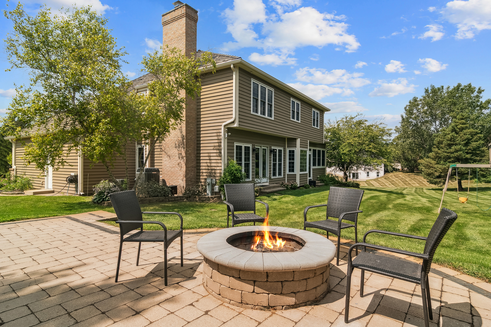 175 Sycamore Drive, Hawthorn Woods, IL 60047