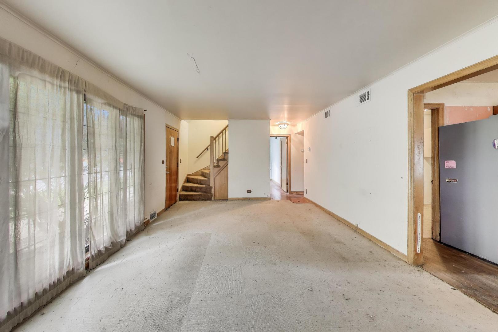 219 E Berkshire Avenue, Lombard, IL 60148
