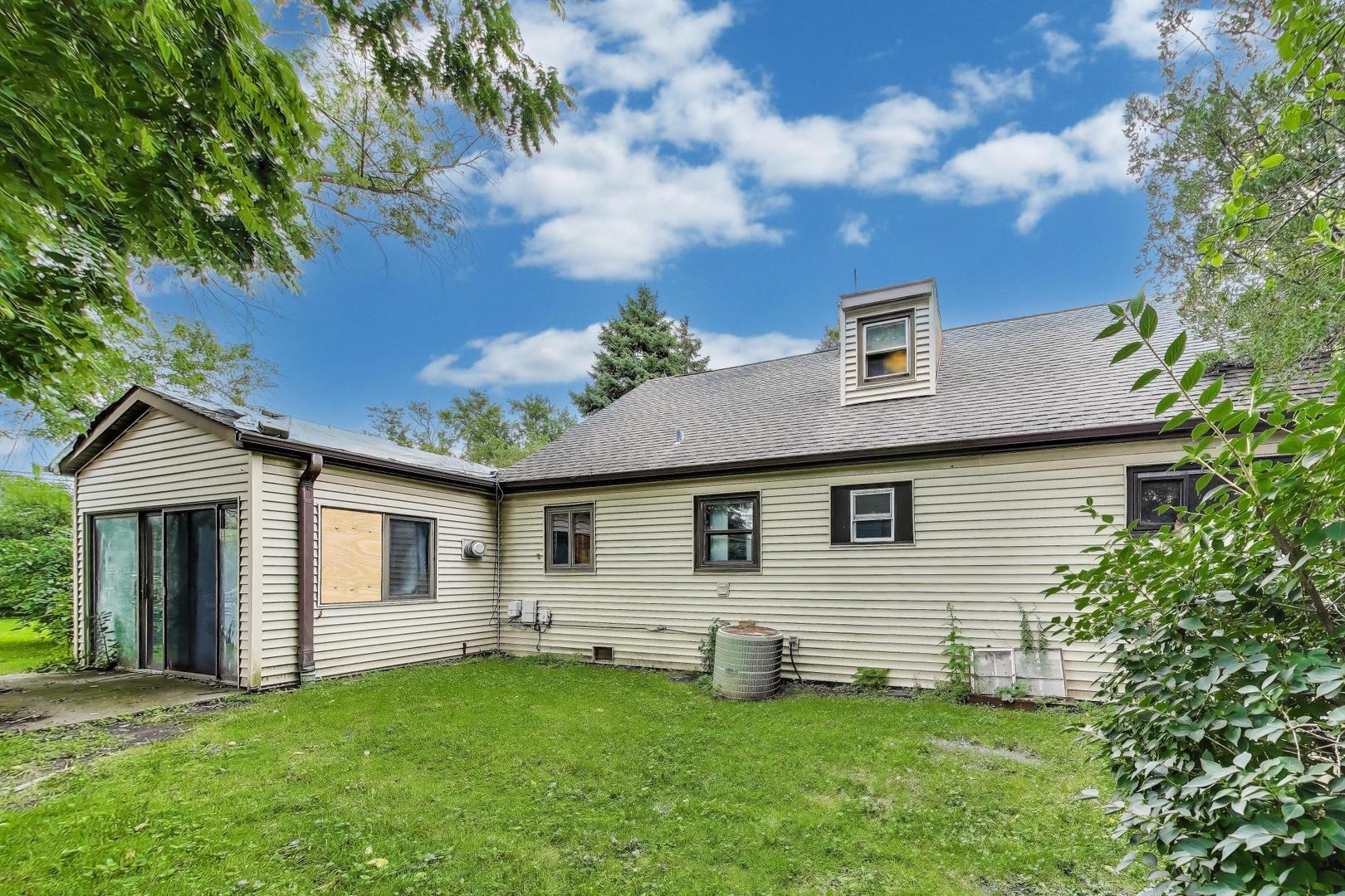 219 E Berkshire Avenue, Lombard, IL 60148
