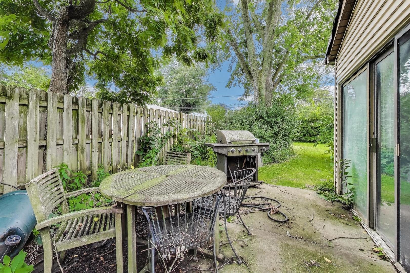219 E Berkshire Avenue, Lombard, IL 60148