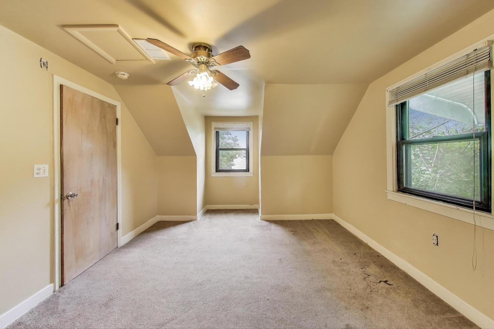 219 E Berkshire Avenue, Lombard, IL 60148