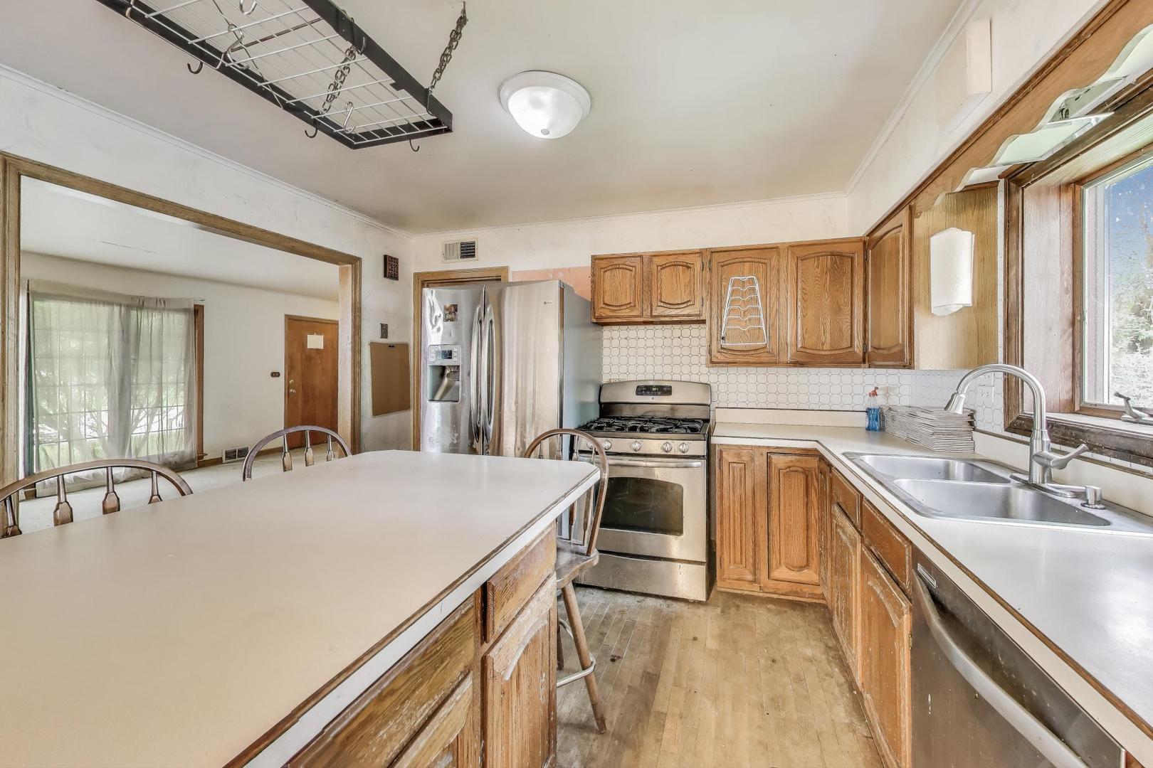 219 E Berkshire Avenue, Lombard, IL 60148