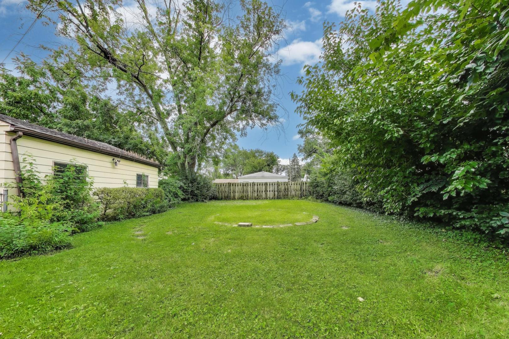 219 E Berkshire Avenue, Lombard, IL 60148