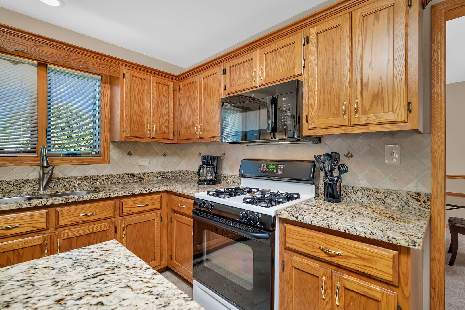 390 Kromray Road, Lemont, IL 60439