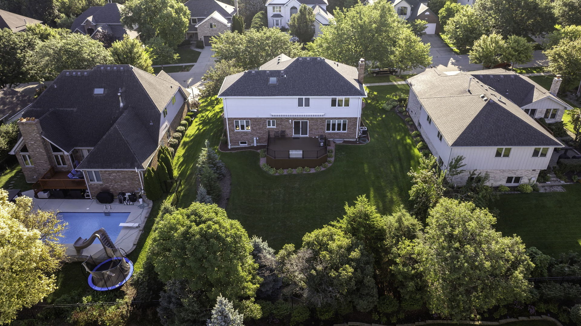 390 Kromray Road, Lemont, IL 60439