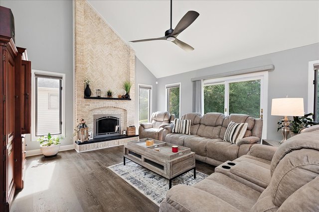 16609 W Saddlewood Drive, Lockport, IL 60441