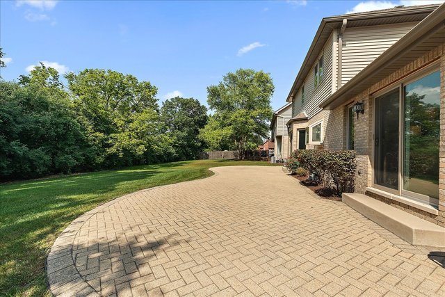 16609 W Saddlewood Drive, Lockport, IL 60441