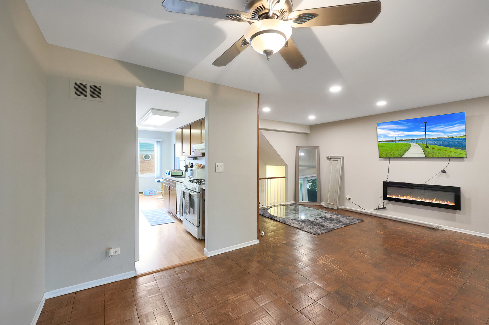 8440 Linder Court, Skokie, IL 60077