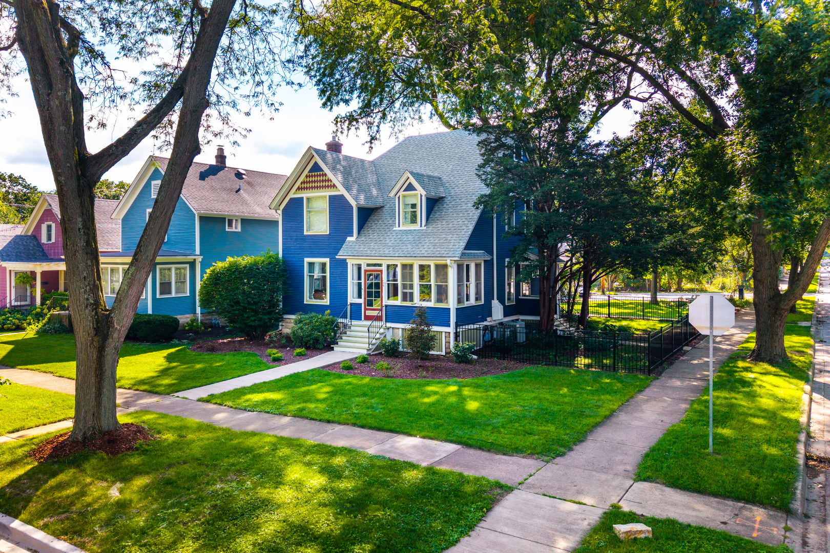 105 S Wright Street, Naperville, IL 60540