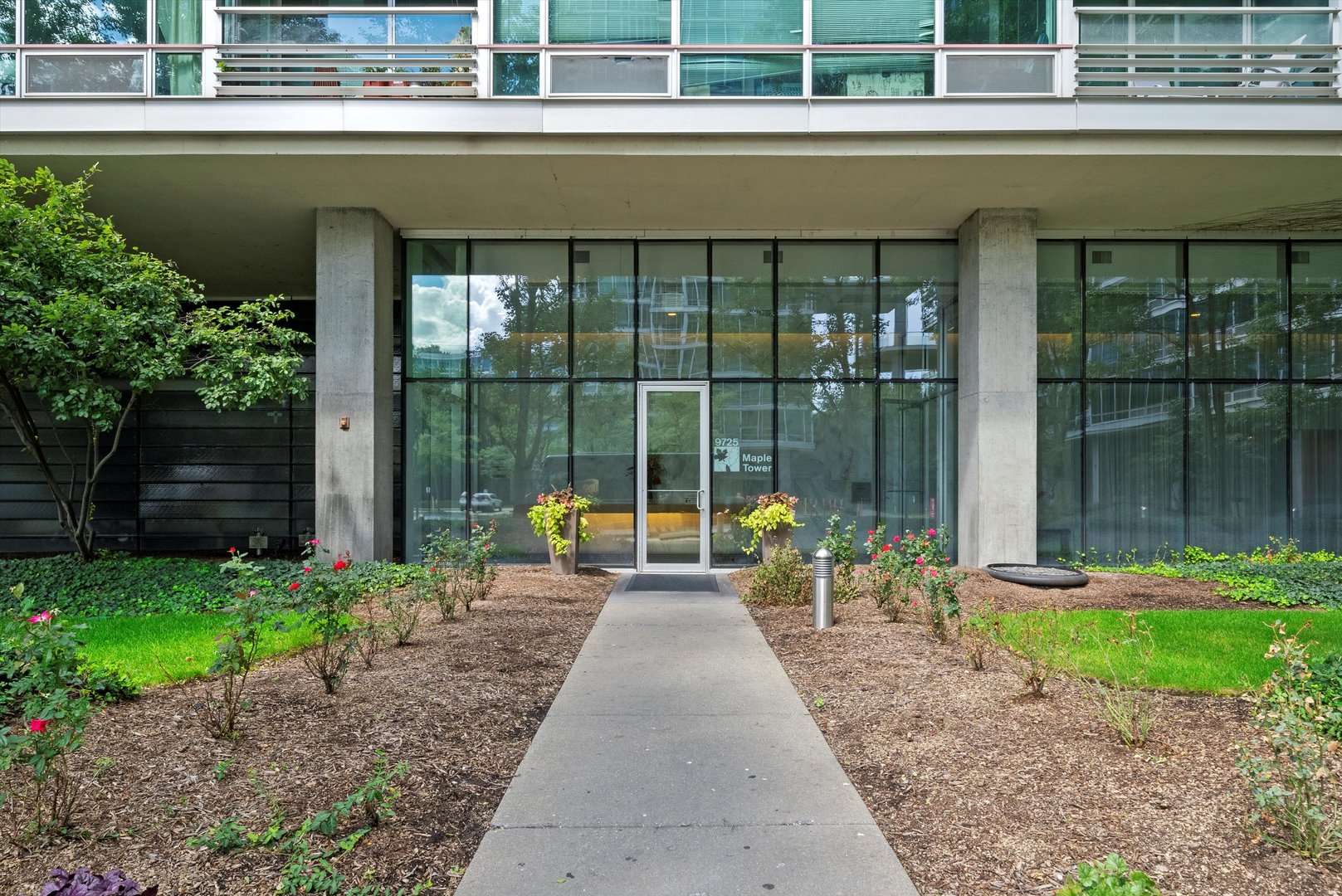9725 Woods Drive #309, Skokie, IL 60077
