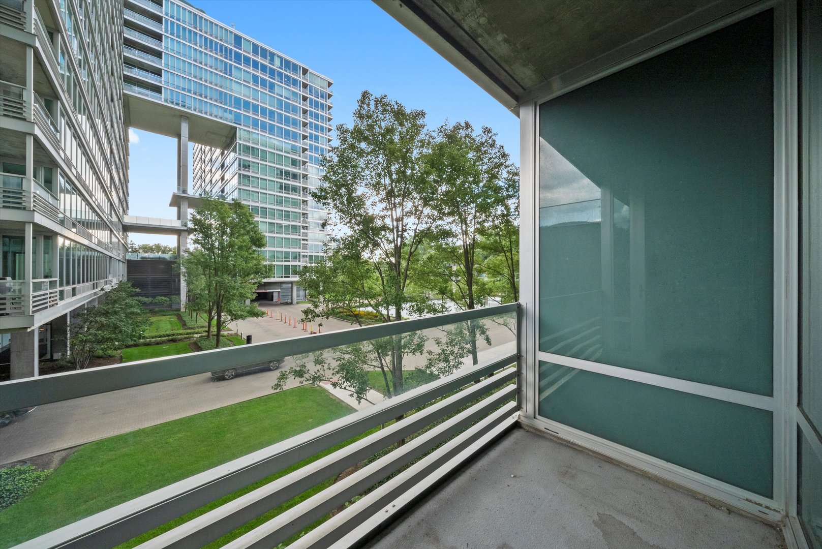 9725 Woods Drive #309, Skokie, IL 60077