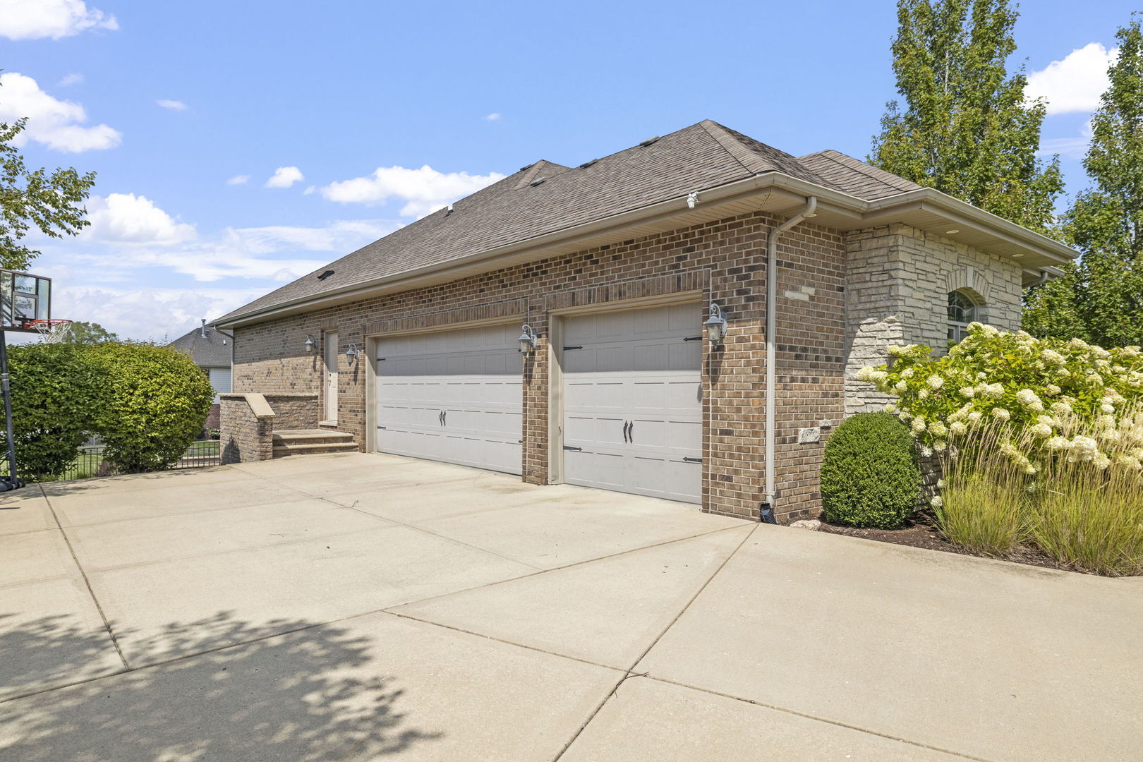 21606 Skyway Drive, Mokena, IL 60448