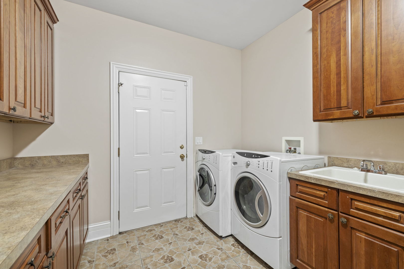 21606 Skyway Drive, Mokena, IL 60448