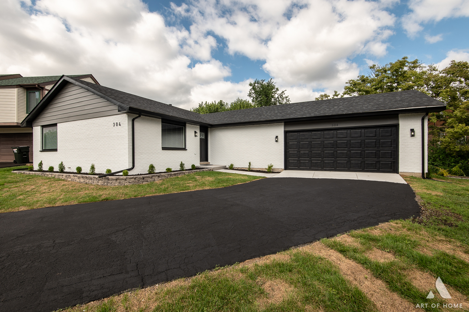 304 Fernwood Court, Westmont, IL 60559