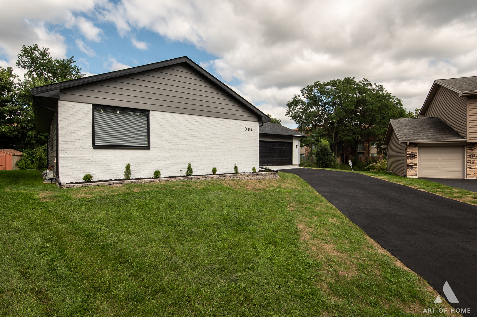 304 Fernwood Court, Westmont, IL 60559