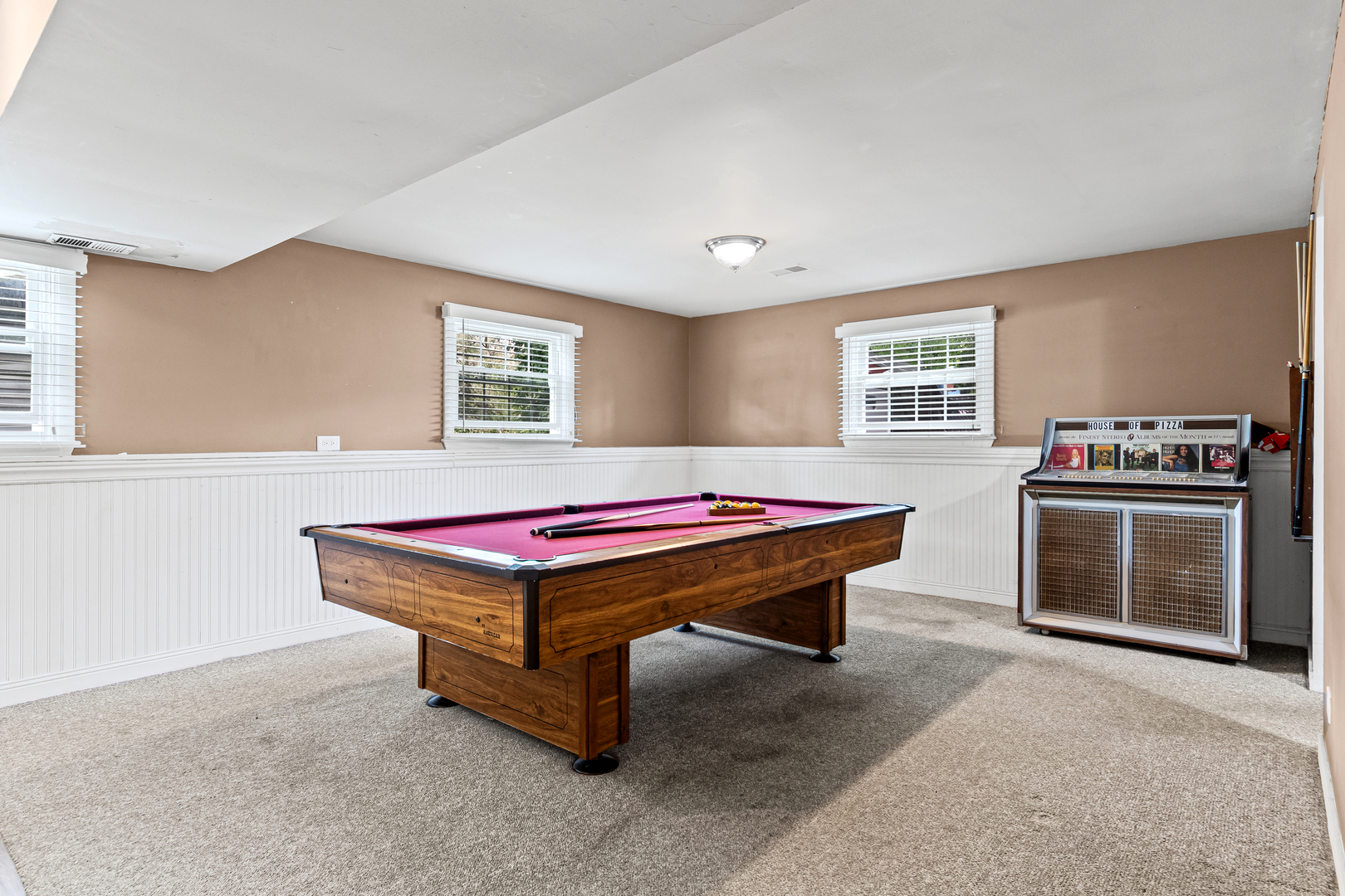 5809 Clover Drive, Lisle, IL 60532
