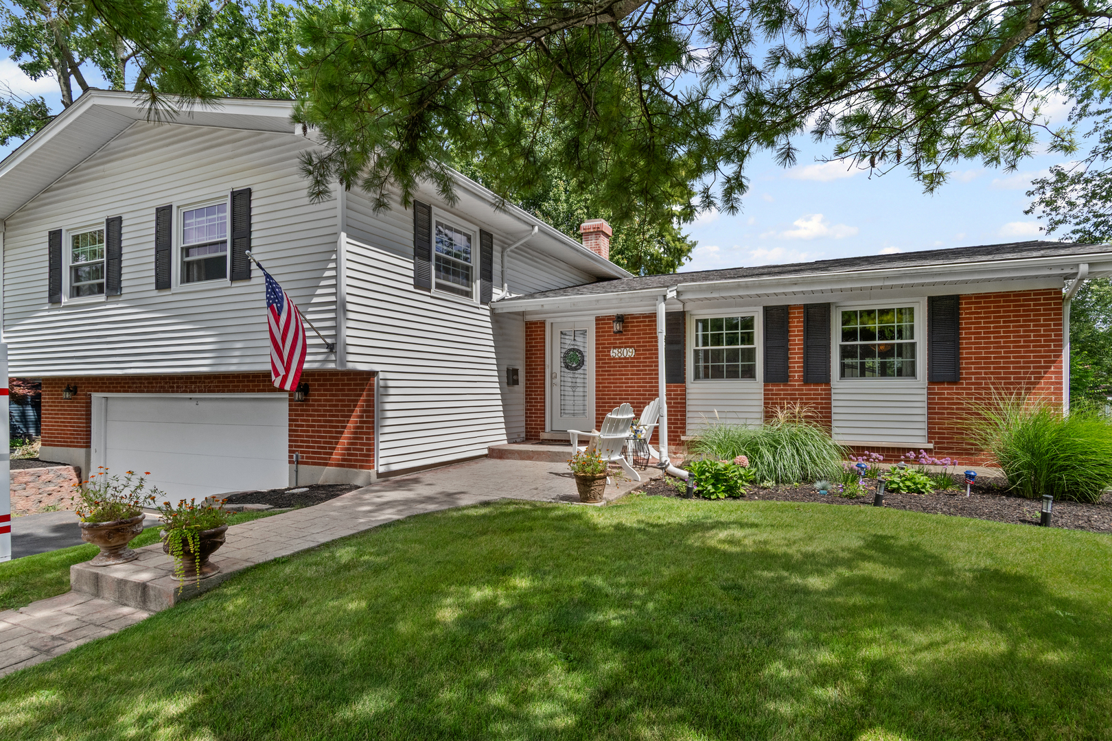 5809 Clover Drive, Lisle, IL 60532