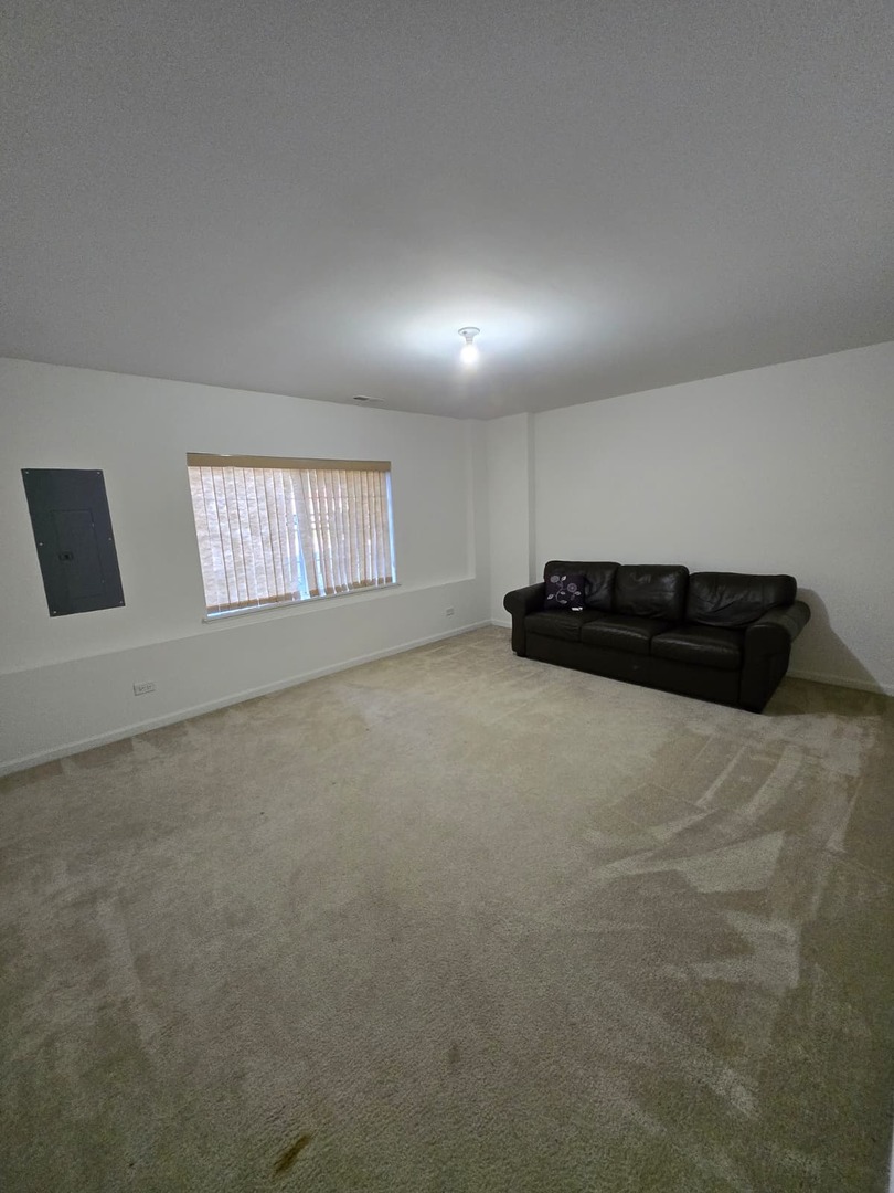 807 STATION Boulevard, Aurora, IL 60504