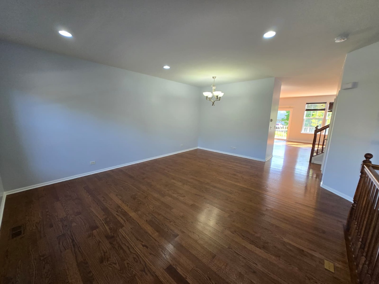 807 STATION Boulevard, Aurora, IL 60504