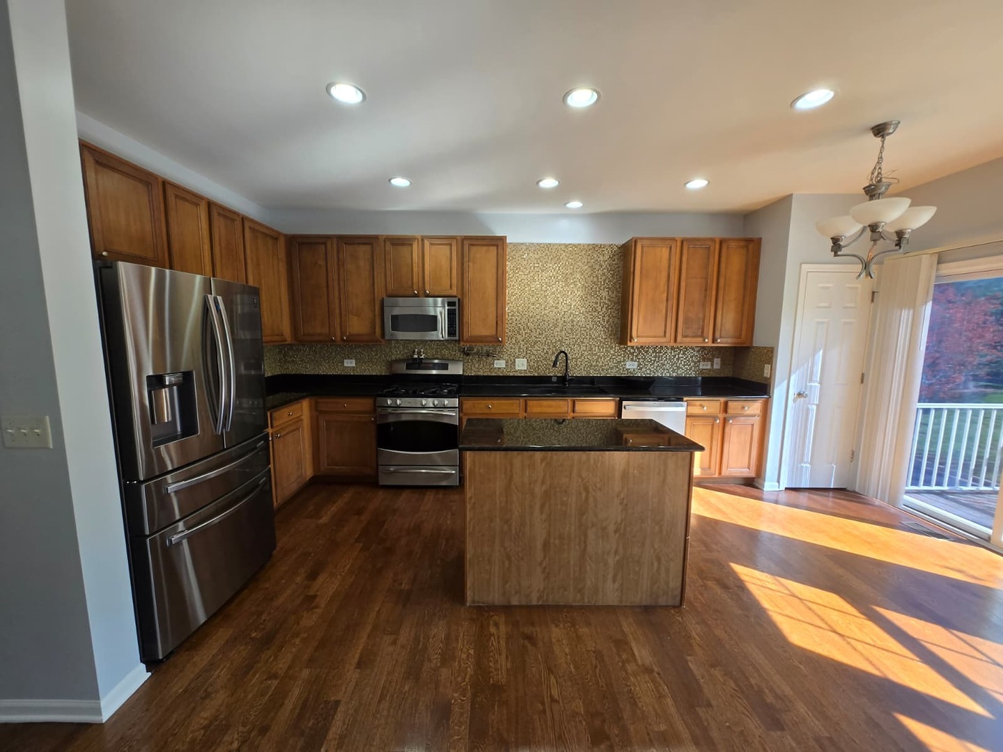 807 STATION Boulevard, Aurora, IL 60504