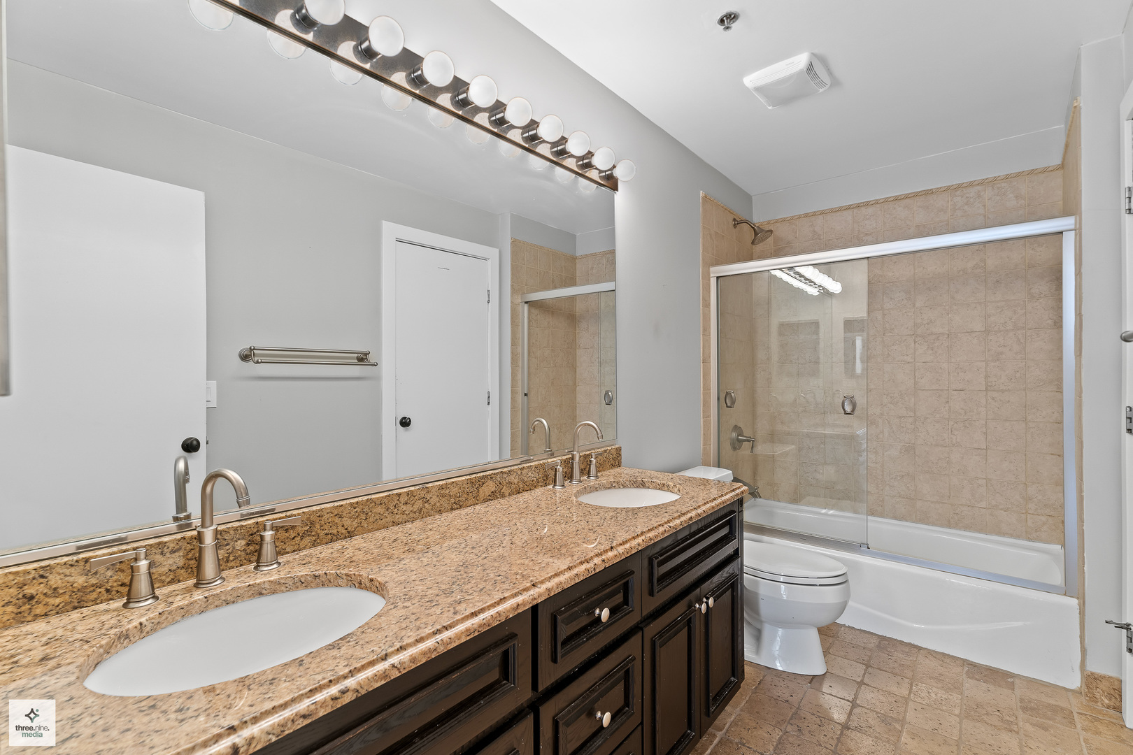 701 W Jackson Boulevard #302B, Chicago, IL 60661