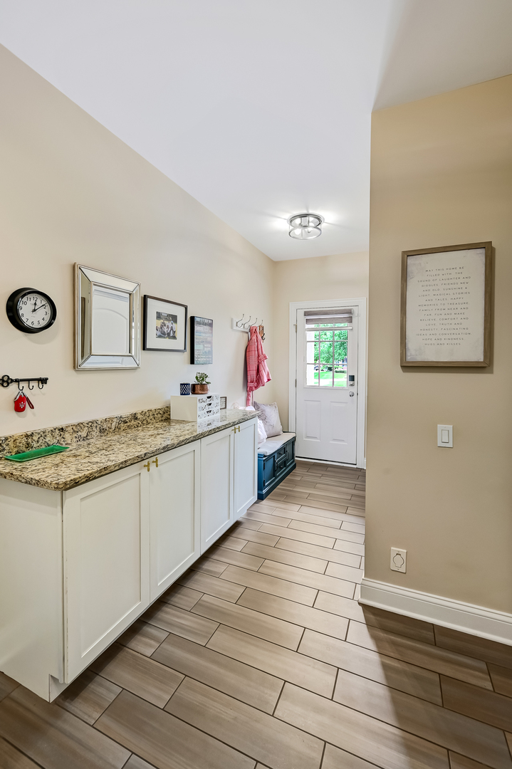 1809 Kelly Court, Darien, IL 60561