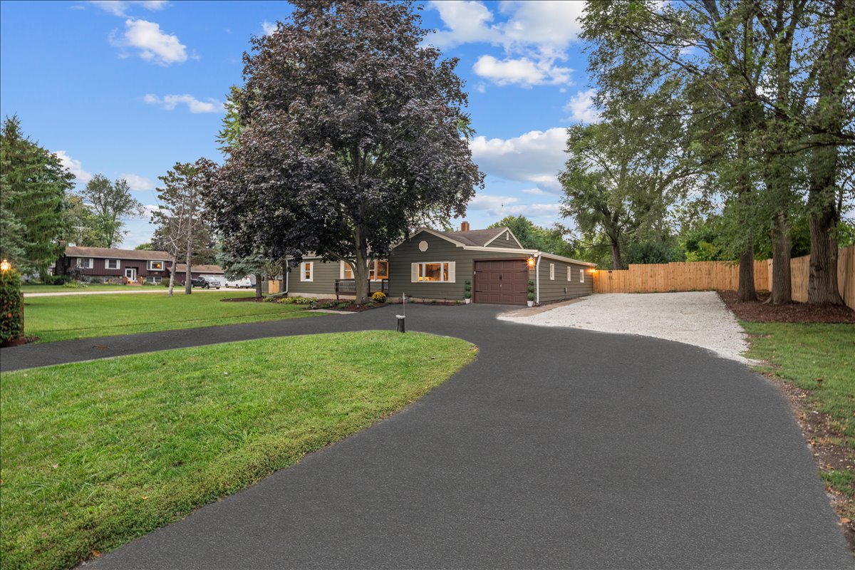 21974 W Engle Drive, Lake Villa, IL 60046