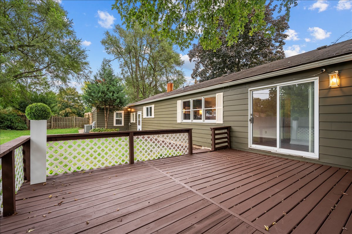 21974 W Engle Drive, Lake Villa, IL 60046