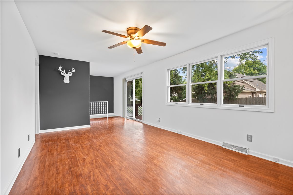 21974 W Engle Drive, Lake Villa, IL 60046