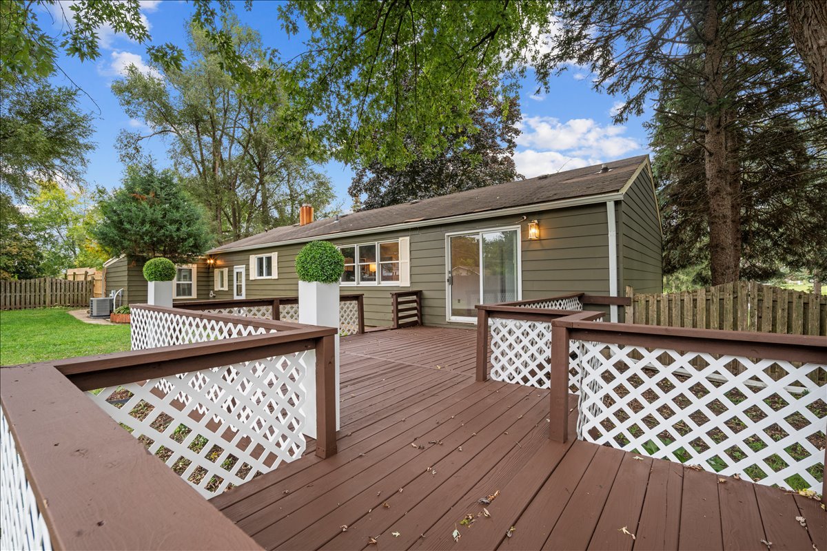 21974 W Engle Drive, Lake Villa, IL 60046