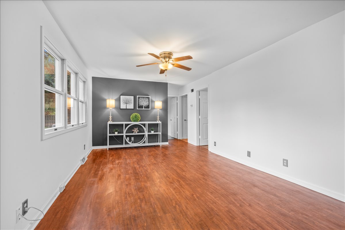 21974 W Engle Drive, Lake Villa, IL 60046