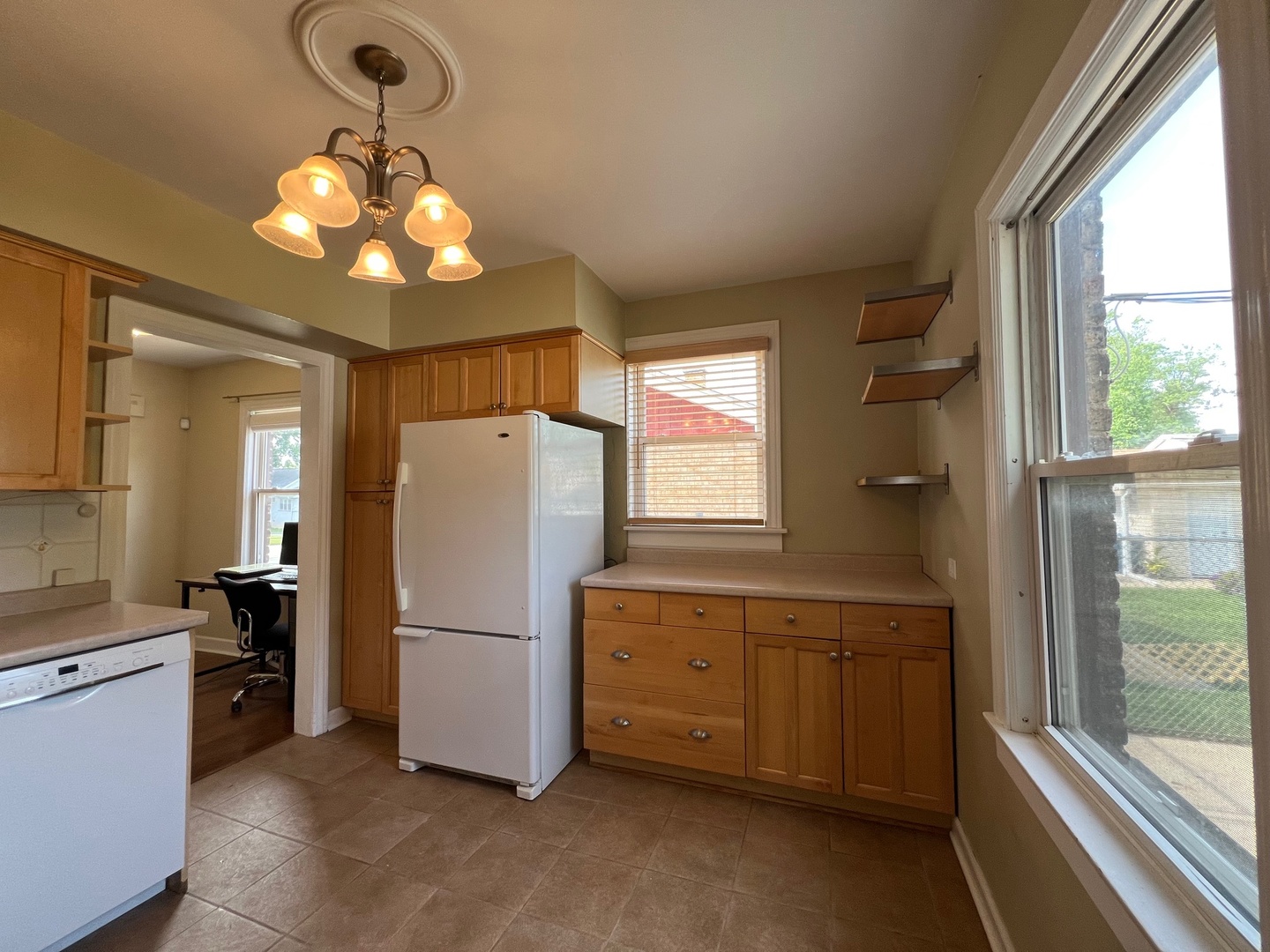 4225 HIGHLAND Avenue, Downers Grove, IL 60515