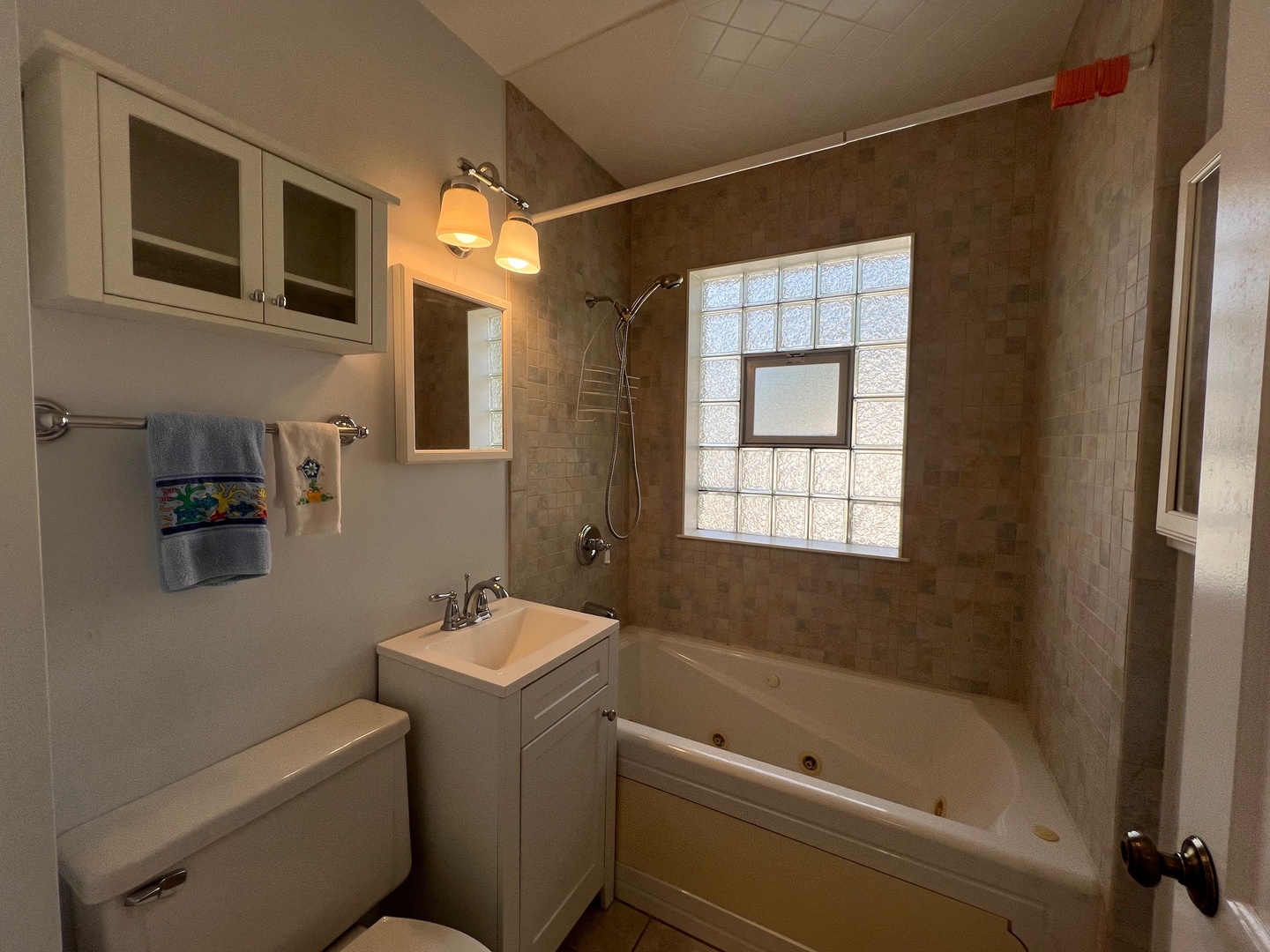 4225 HIGHLAND Avenue, Downers Grove, IL 60515