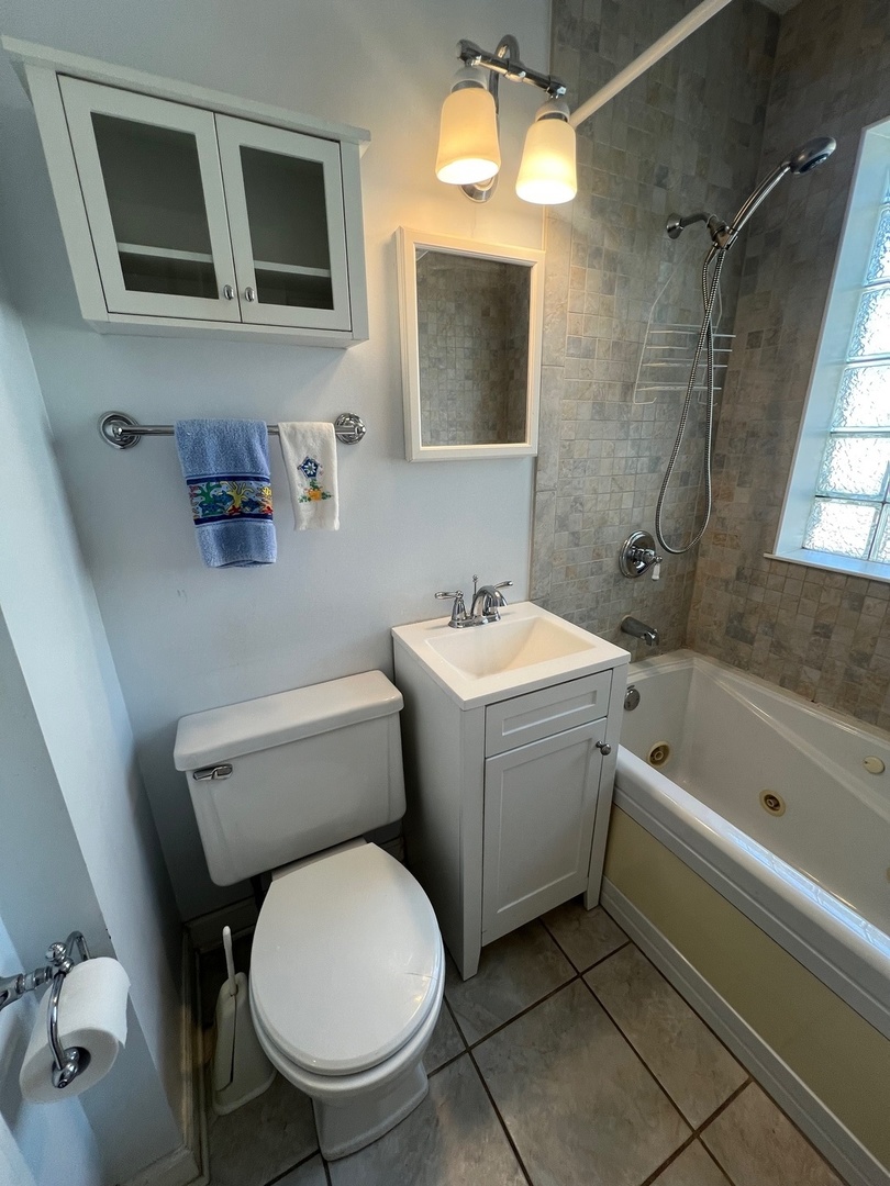 4225 HIGHLAND Avenue, Downers Grove, IL 60515