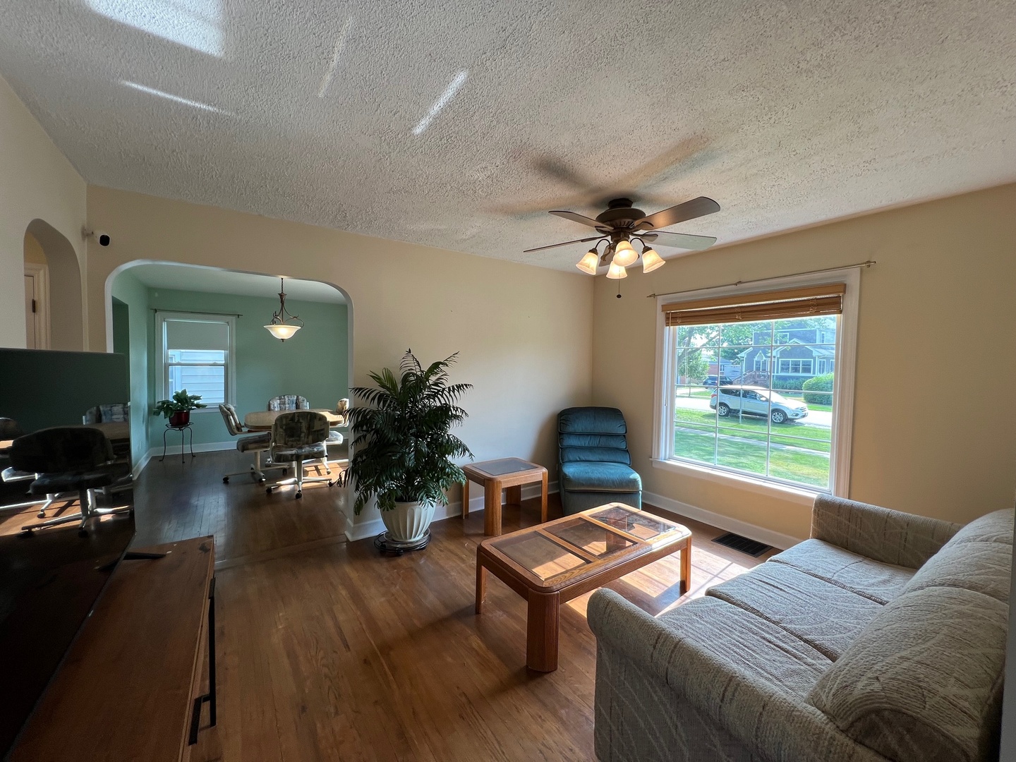 4225 HIGHLAND Avenue, Downers Grove, IL 60515