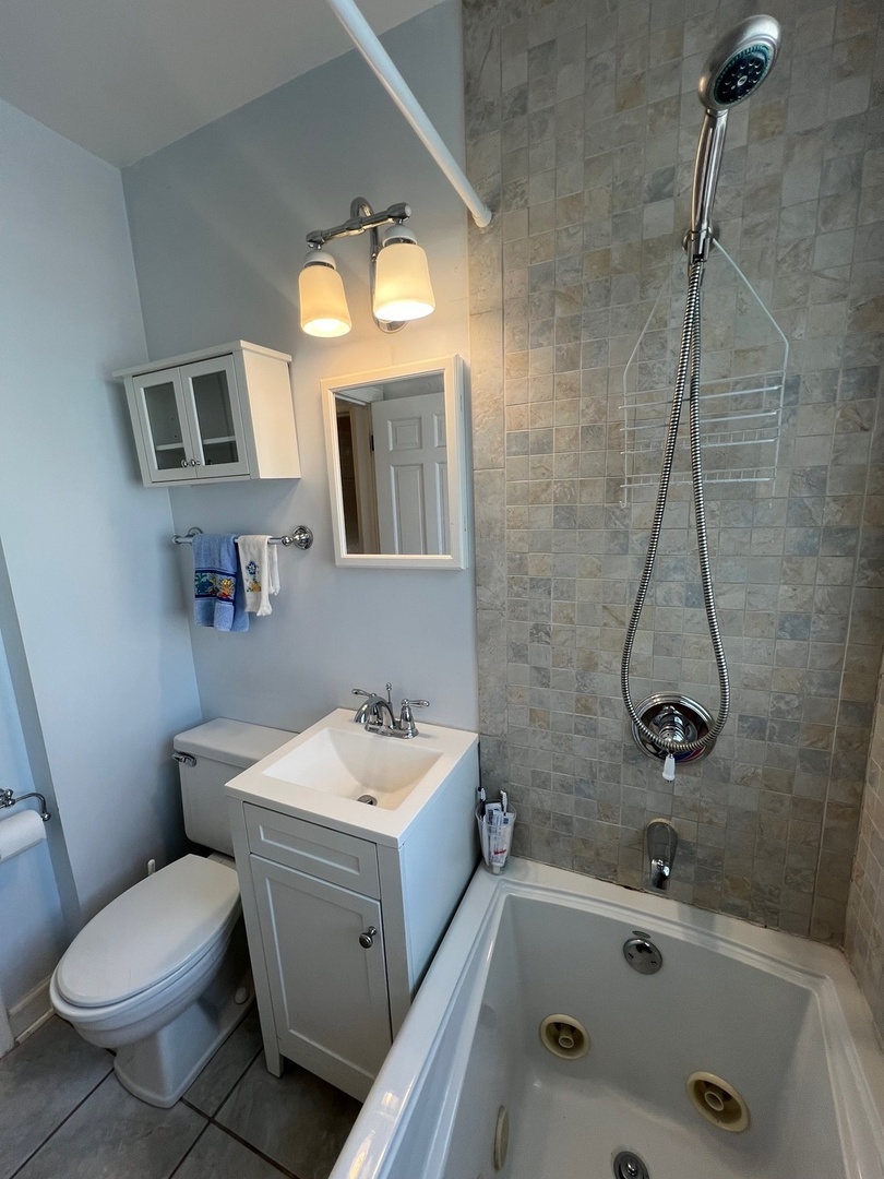 4225 HIGHLAND Avenue, Downers Grove, IL 60515