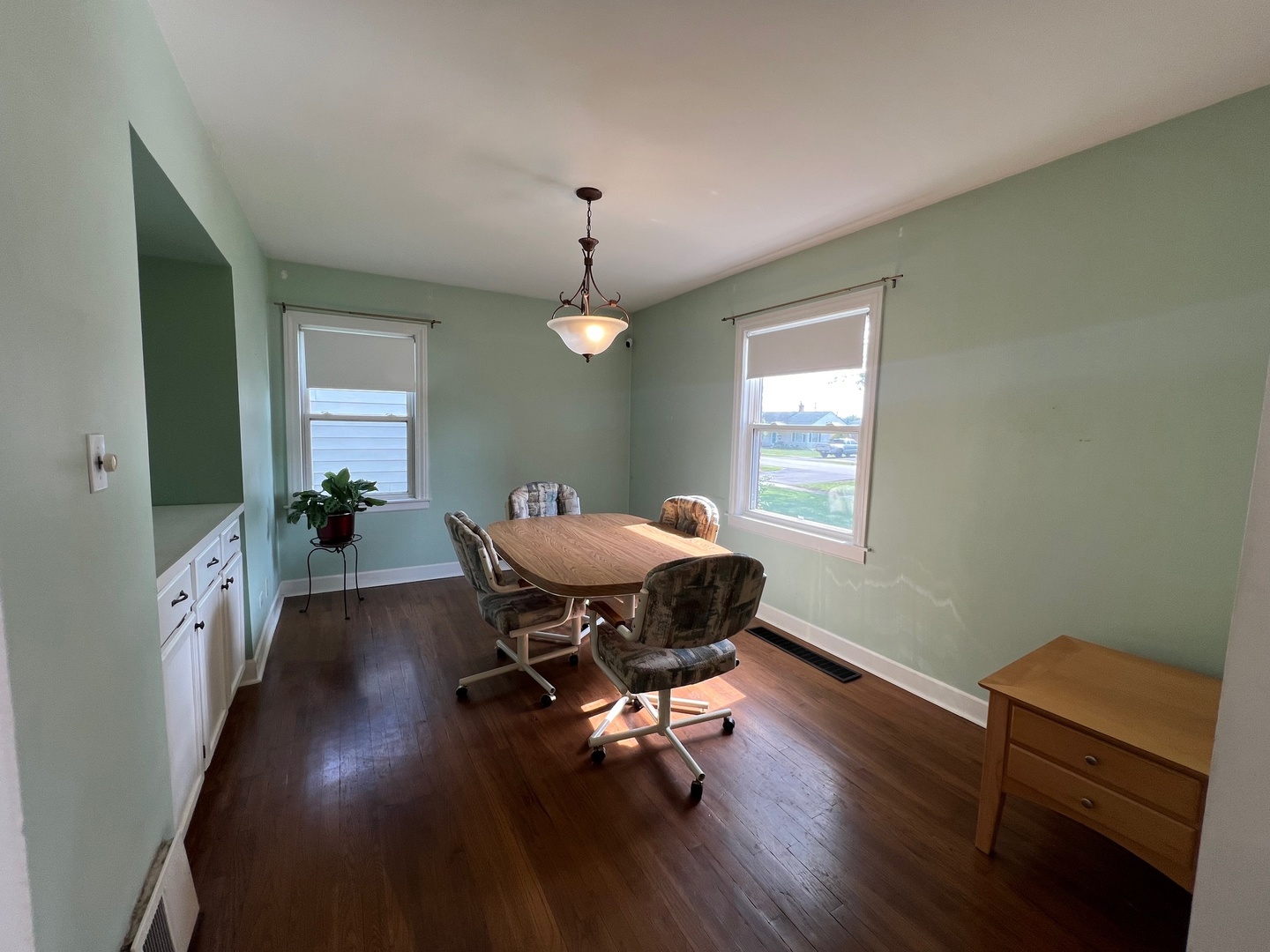 4225 HIGHLAND Avenue, Downers Grove, IL 60515