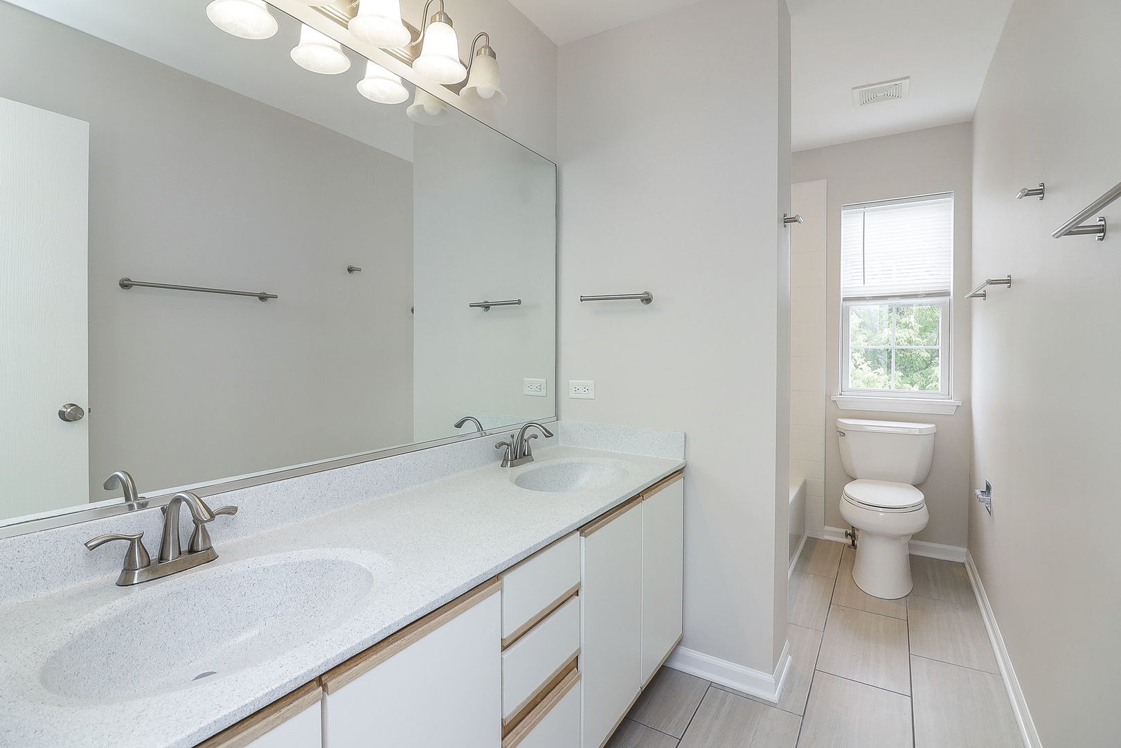 939 Lowell Lane, Naperville, IL 60540