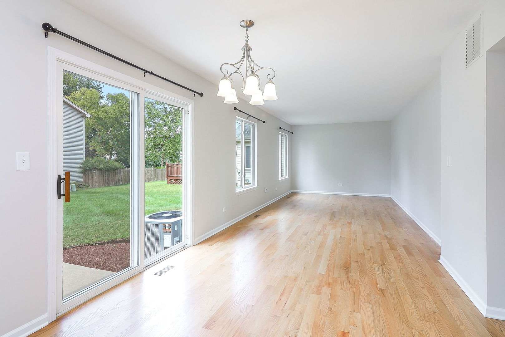 939 Lowell Lane, Naperville, IL 60540