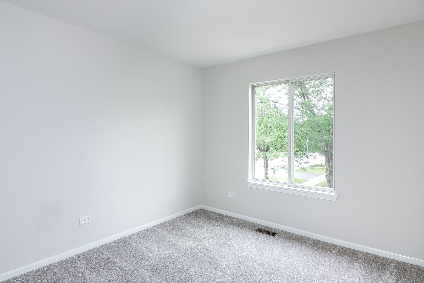939 Lowell Lane, Naperville, IL 60540