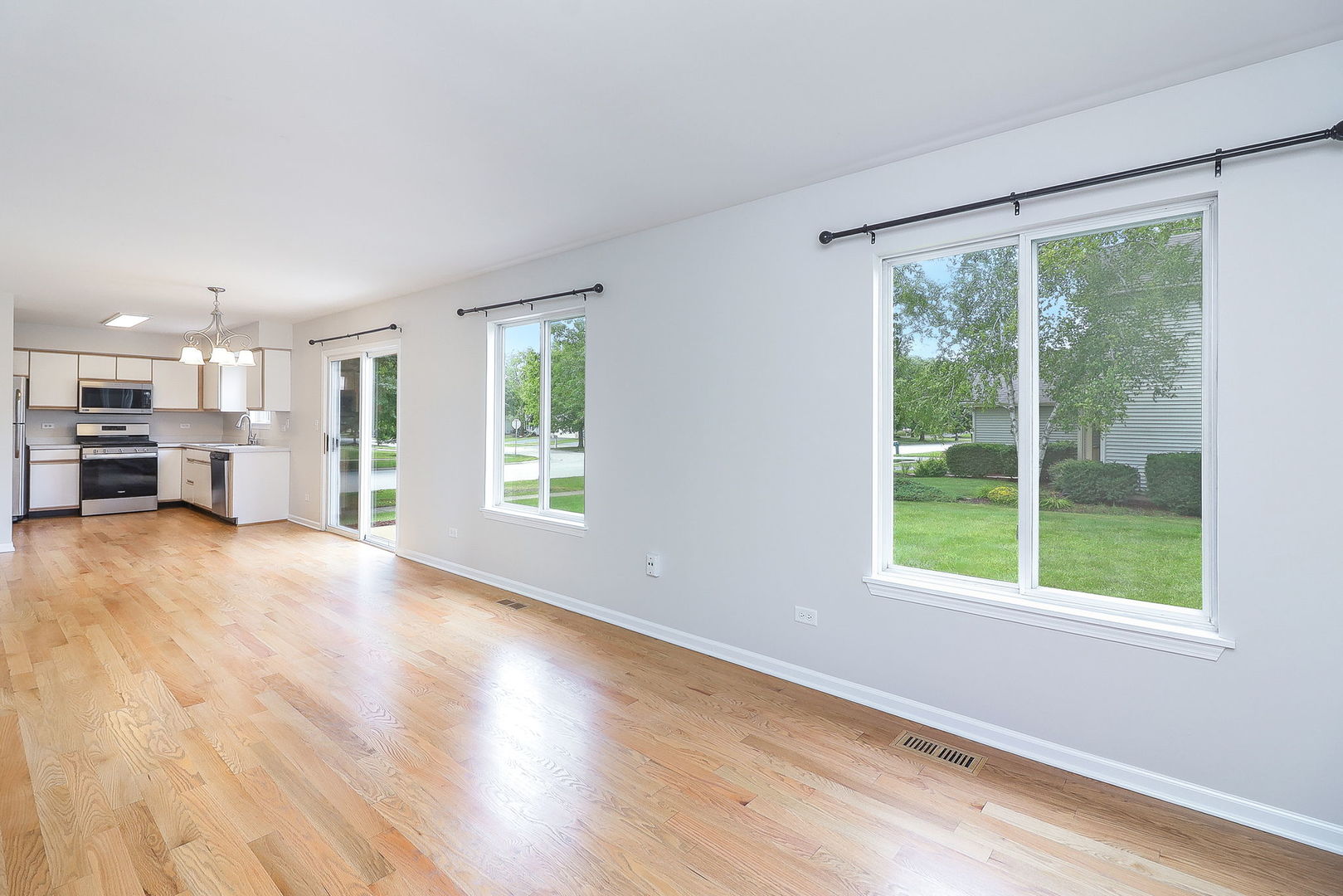 939 Lowell Lane, Naperville, IL 60540