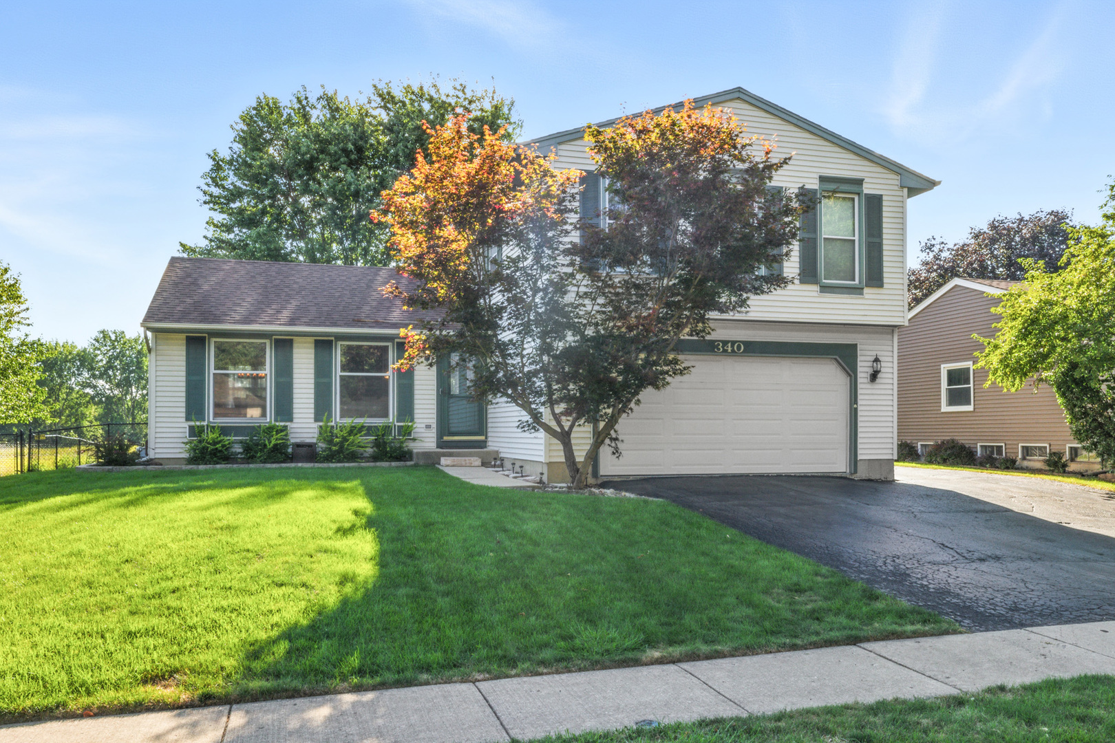 340 S Garden Avenue, Roselle, IL 60172