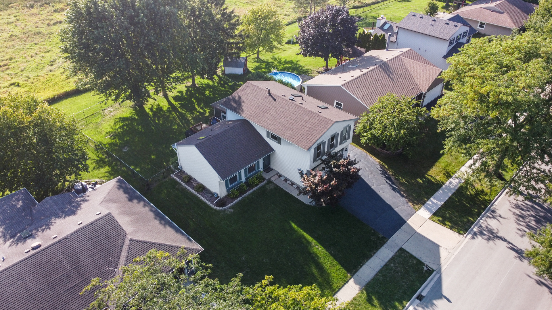 340 S Garden Avenue, Roselle, IL 60172