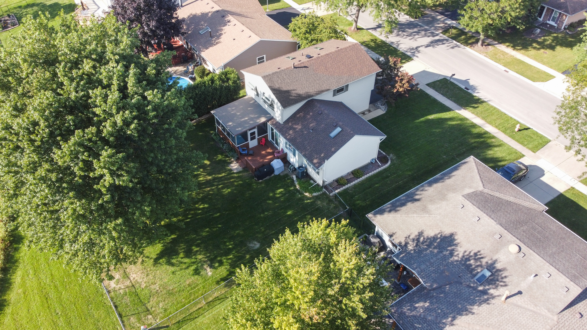 340 S Garden Avenue, Roselle, IL 60172